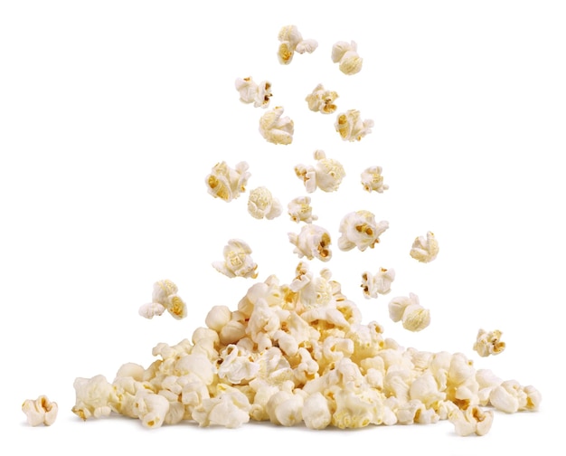 Foto un mucchio di popcorn con uno sfondo bianco