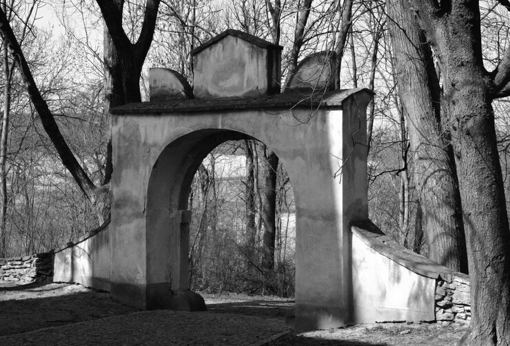 Фотография строительство места паломничества по деревьям