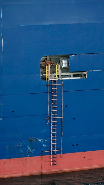 Pilot ladder pilot boarding arrangement safety of the embarkation and disembarkation of the mariti