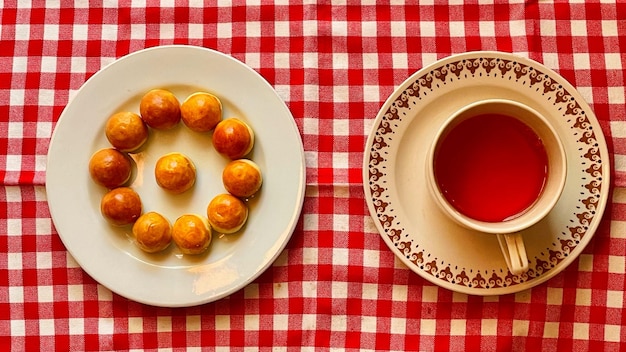 パイナップルクッキーとドリンク