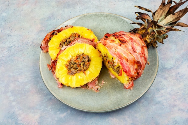 Pineapple fried with meat