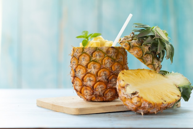 Pineapple Juice and pineapple fruit 