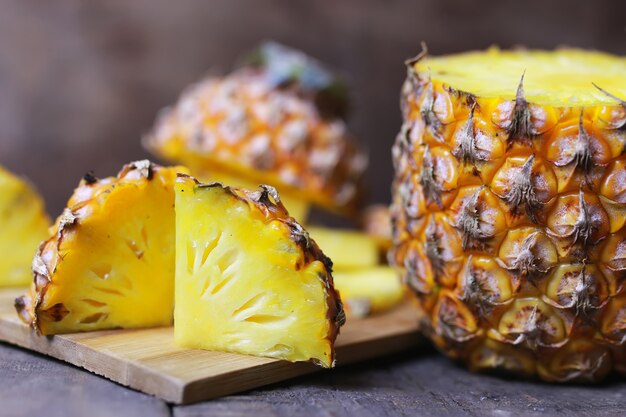 Pineapple slices cut knife