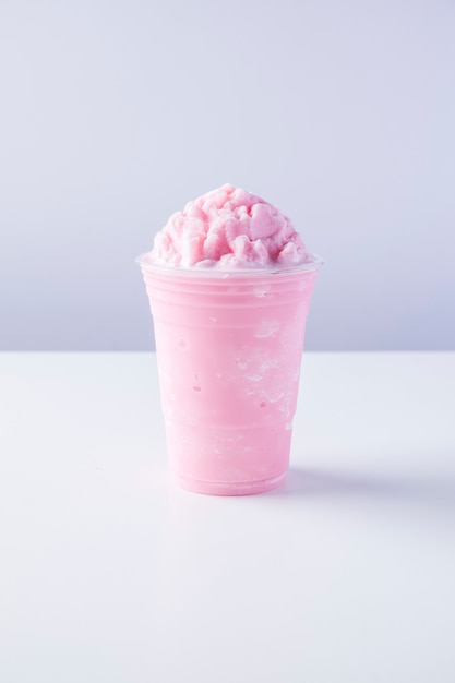 Pink Milk Frappe, Розовый молочный коктейль