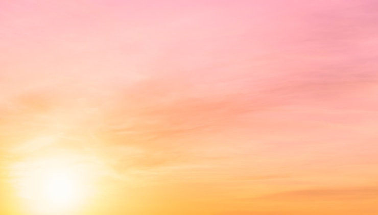 Photo pink and orange sunset sky sunrise in the morning majestic clouds background