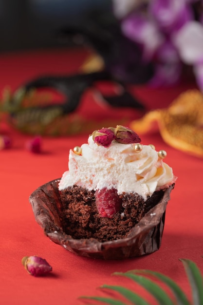 Pink and purple decoration and cupcakes