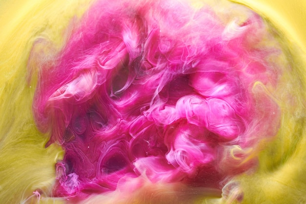 분홍색 노란색 대비 액체 아트 배경 페인트 잉크 폭발 연기 모형 수채화 수중의 추상 구름