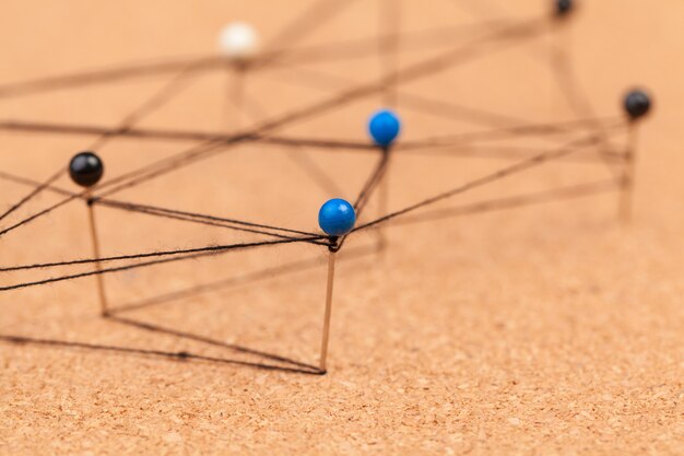 Pinnen verbonden om een netwerk te creëren