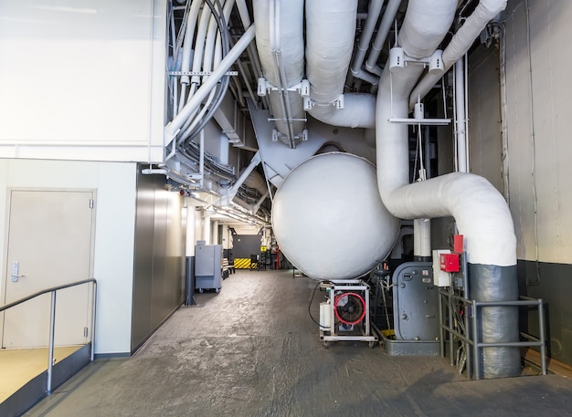 Pipeline system on aircraft carrier.