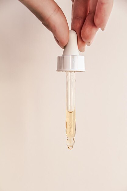 Pipette with beauty oil