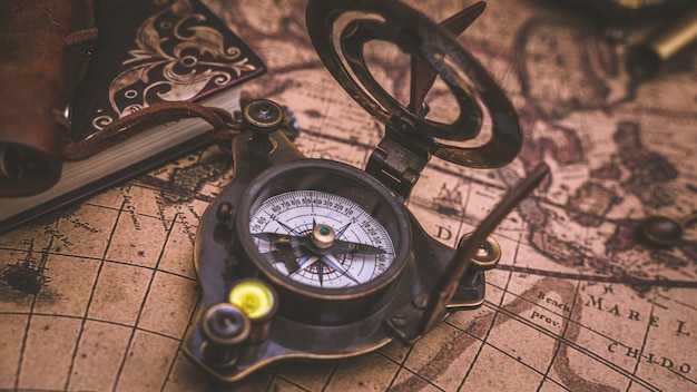 Foto piraat nautisch kompas