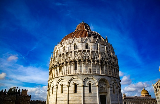 Pisa italy famous leaning tower view