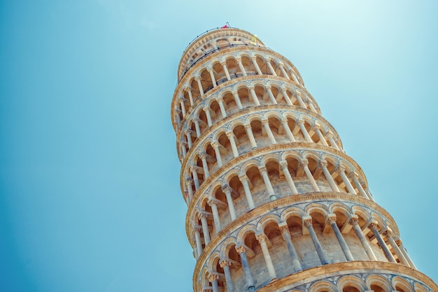 Foto torre inclinata di pisa