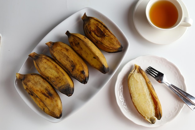 Pisang Kukus 또는 찐 바나나 인도네시아 전통 음식