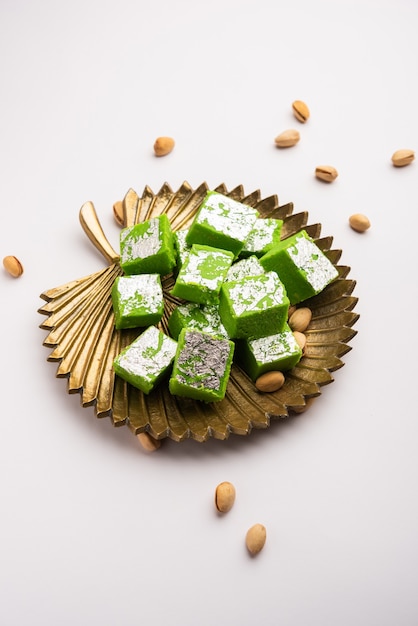 Pistache Mava‚Â of khoa sweet, ook wel pista Barfi, burfi, barfee‚Â of peda genoemd, een Indiase zoete groene kleur