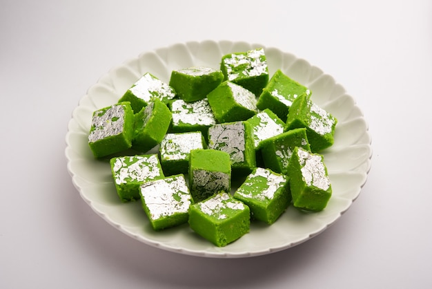 Pistache Mava‚Â of khoa sweet, ook wel pista Barfi, burfi, barfee‚Â of peda genoemd, een Indiase zoete groene kleur