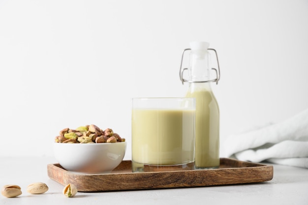 Pistachemelk in glas lactosevrij Vegan plantaardige melk