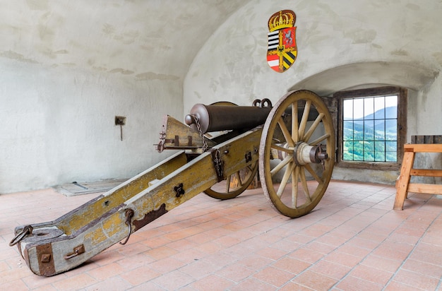Pistool in een middeleeuws kasteel Oostenrijk