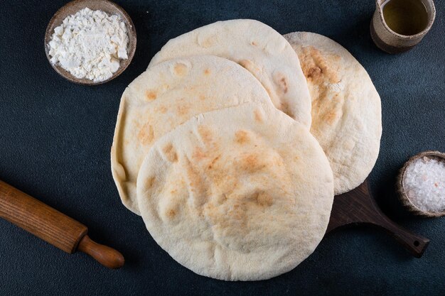 피타 빵 Arepas 또는 puri 조지아 요리 스페인 요리 국가 요리