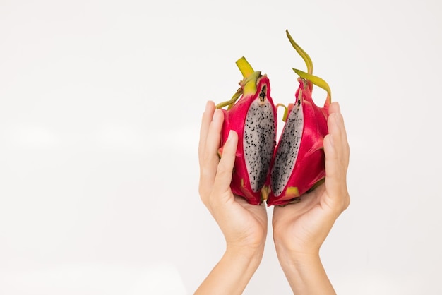 Pitaya. Drakenfruit. Kleurrijk, gezond ochtendontbijt gemaakt om te eten en te genieten van een maaltijd met vrienden.