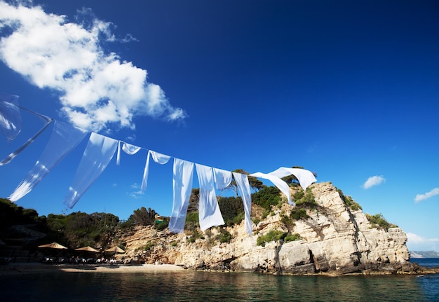 Pittoresk cameo-eiland in agios sostis, gelegen aan de baai van laganas in het zuiden van het eiland zakynthos