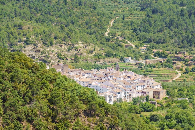 Pittoresk wit stadje op het platteland Ain Comunidad Valenciana Spanje