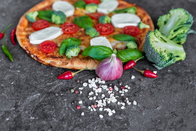 Foto pizza, cibo, verdure, funghi.