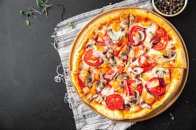 pizza groenten tomaat paprika ui champignons mais en meer verse portie kant en klare maaltijd