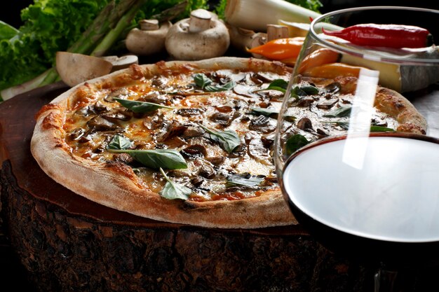 Pizza mushroom and red wine