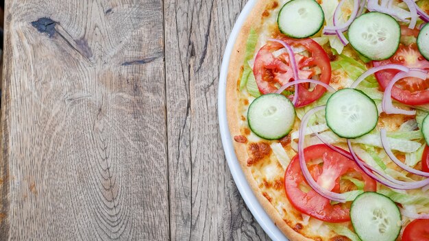 Pizza op een restaurant tafel