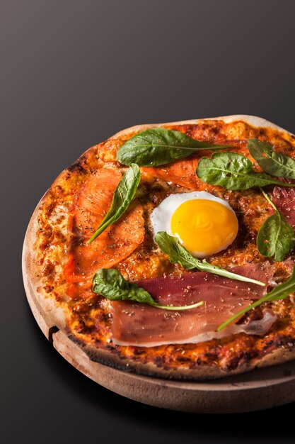 Pizza Parma Ham, Salmon, Egg, Rocket Leaves