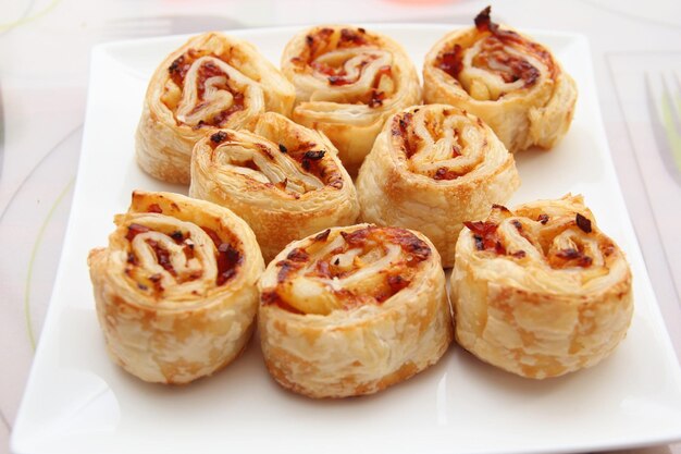 Photo pizza rolls baked image