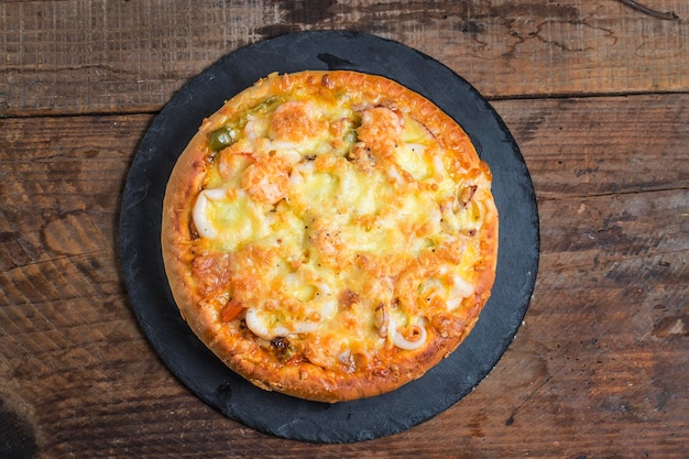 Pizza seafood pizza