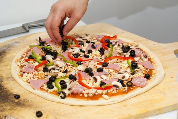 Foto pizza voorbereid