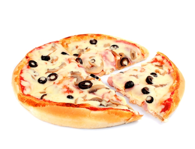きのことオリーブを白で分離したピザ
