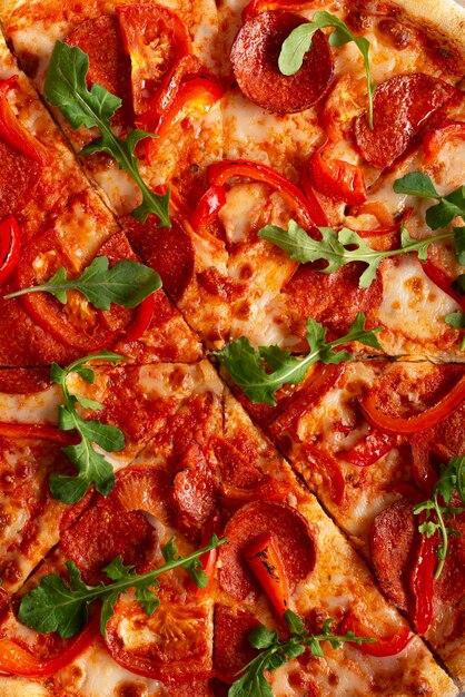 写真 ペペロニとトマトのピザ クローズアップ 詳細 食品 フラット レイ 背景
