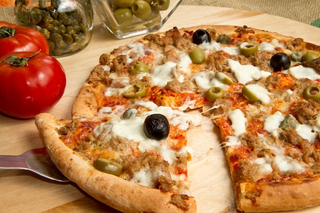 pizza with tuna and olives