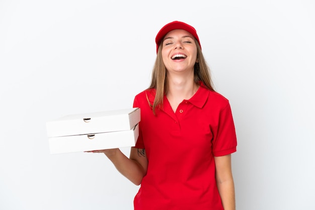 Pizzabezorger Litouwse vrouw geïsoleerd op witte achtergrond lachen