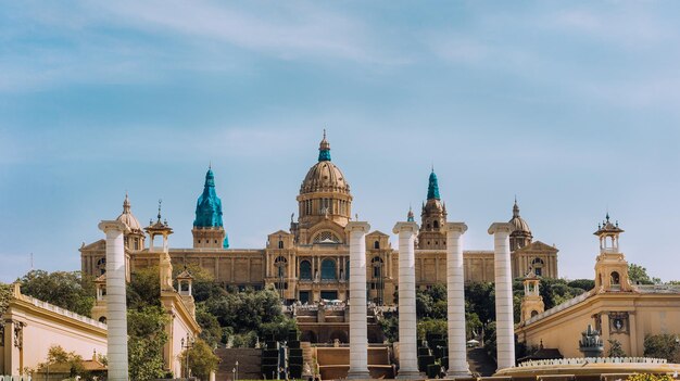 Photo placa de espanya the national museum in barcelona panorama view spain