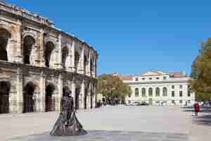 Photo the place des arenes in nimes