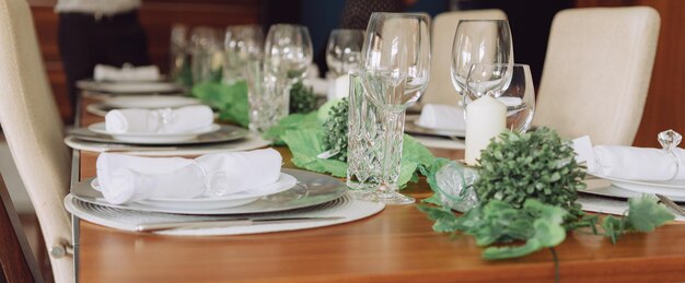 Foto metti l'arredamento sul tavolo da pranzo