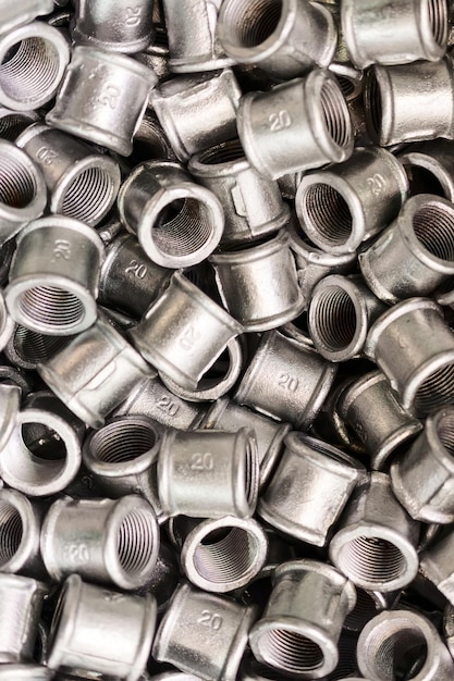 Placer connecting fittings for metal pipes