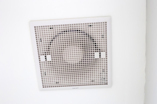 Plafondafzuigventilator in de keukenruimte