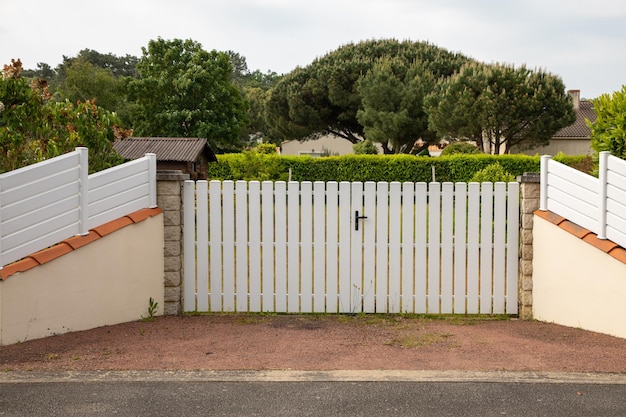 Plancia in plastica pvc cancello sobborgo bianco casa portale con doghe in plastica