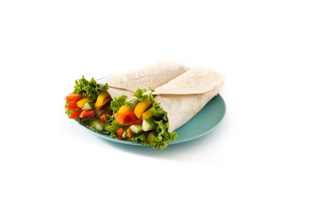 Plantaardige tortilla wraps geïsoleerd op wit