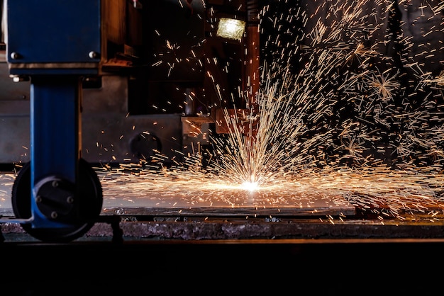 Plasma cutting of metal with a cnc