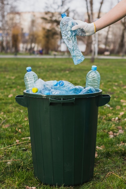 写真 ビンのプラスチックボトル