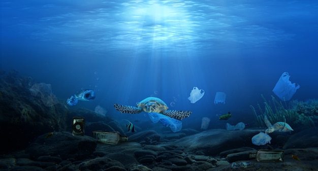 바다 깊은 곳에서 바다 비닐 봉지의 플라스틱 오염