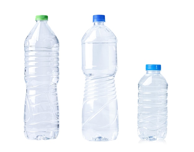 Plastic waterfles geïsoleerd op witte achtergrond