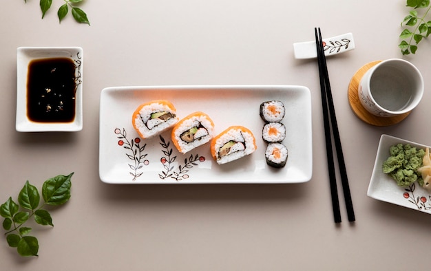 Foto plat leggen van heerlijke sushi-concept